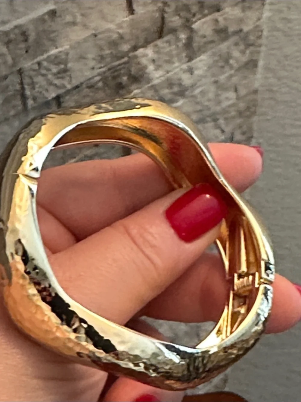 Fashion Jewelry Gold Textured Wave Bangle Bracelet